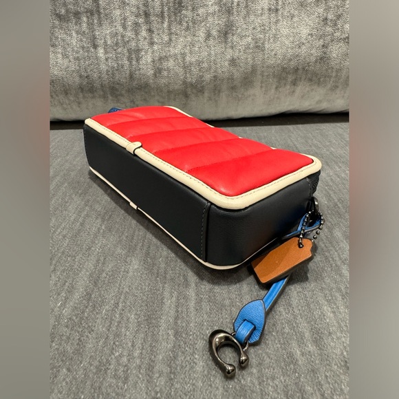 Kira Crossbody With Colorblock Quilting - Picture 4 of 6